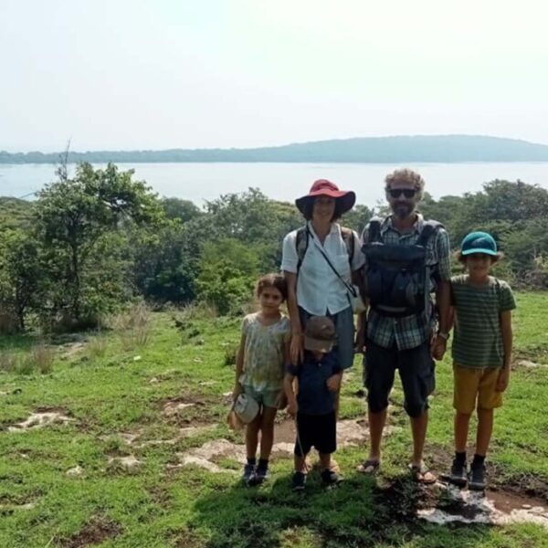 Hiking Brumbun Bay